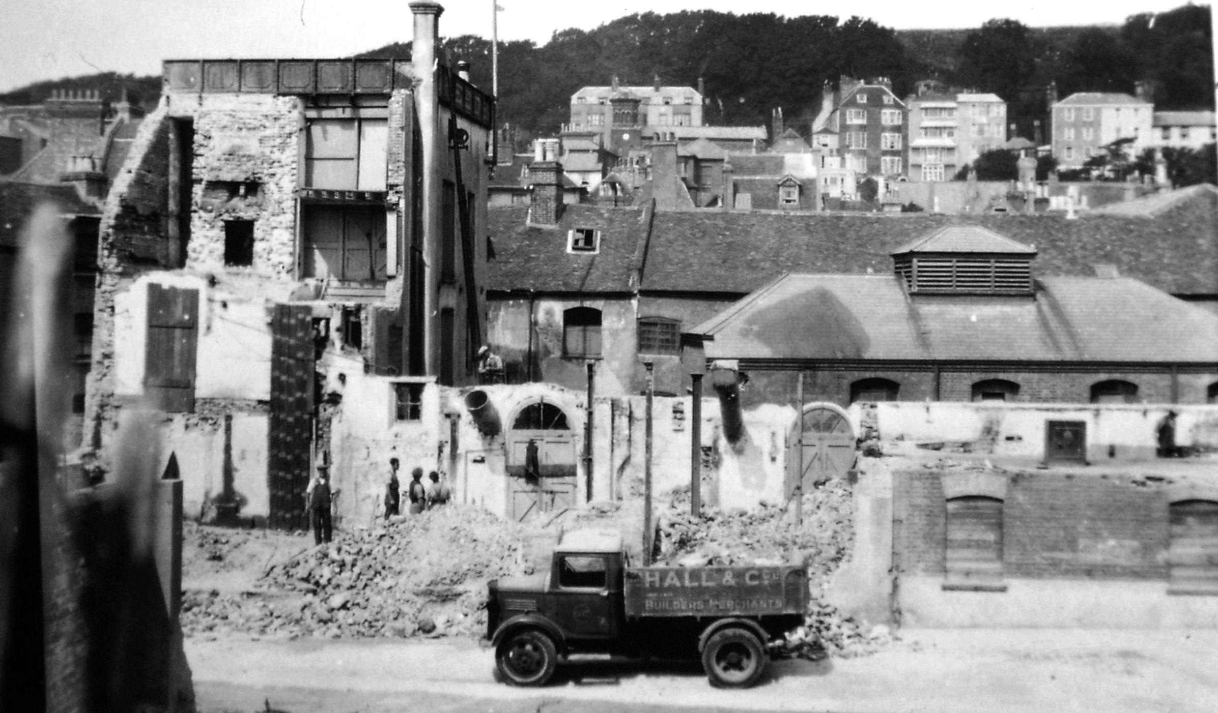 1957_brewery_demolition_2_-_Copy.jpg